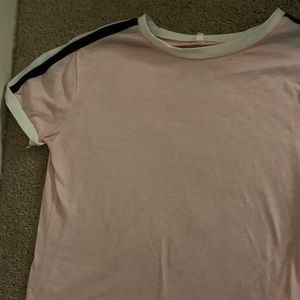 pink tee shirt